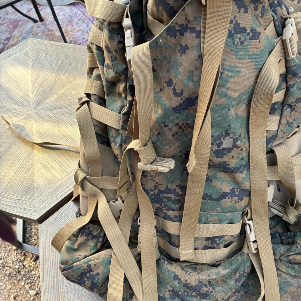 USMC Large Rucksack Complete with suspenders, kidney pad, and Lid - EUC